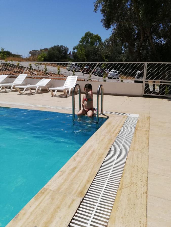 דידים Cicek Apart Otel מראה חיצוני תמונה